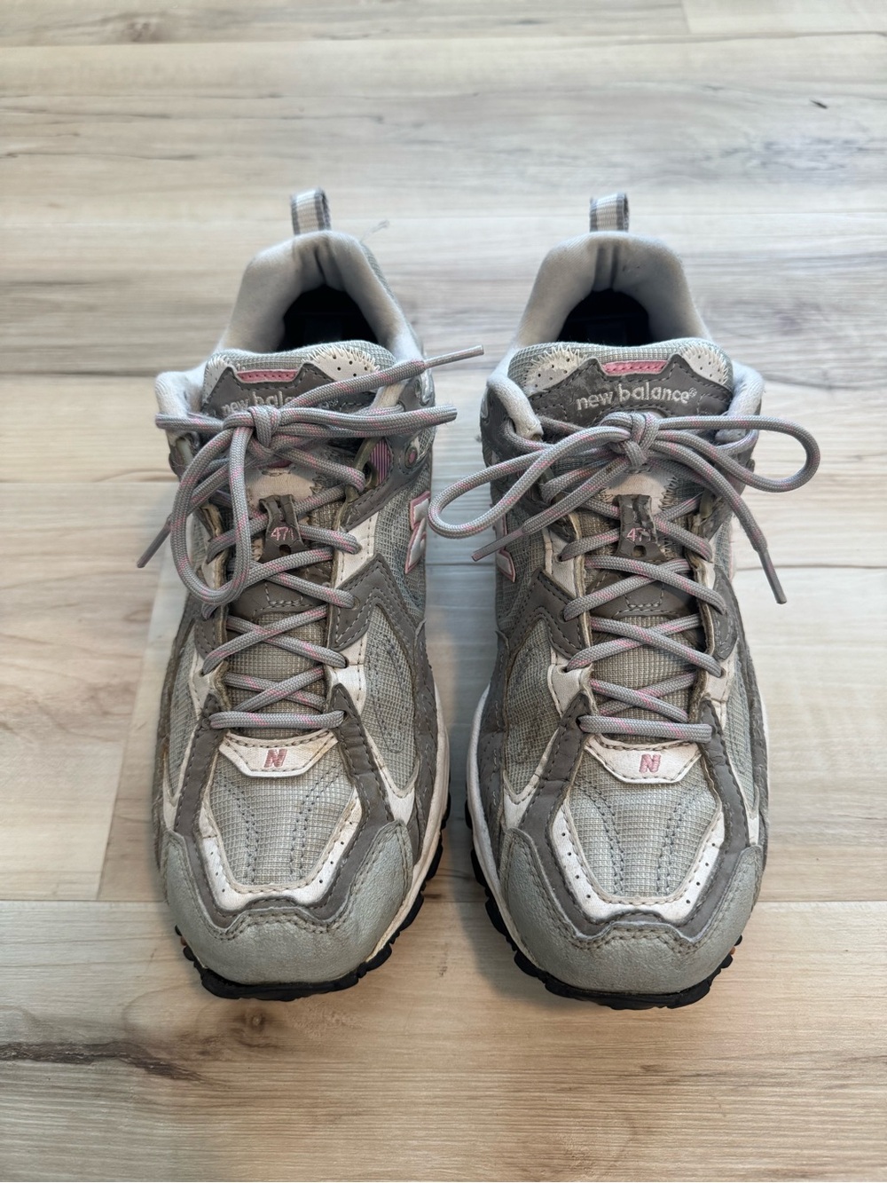 New Balance Womens Gray & Pink Athletic Sneakers - Picture 3 of 7